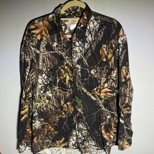 Mossy oak long-sleeved button down